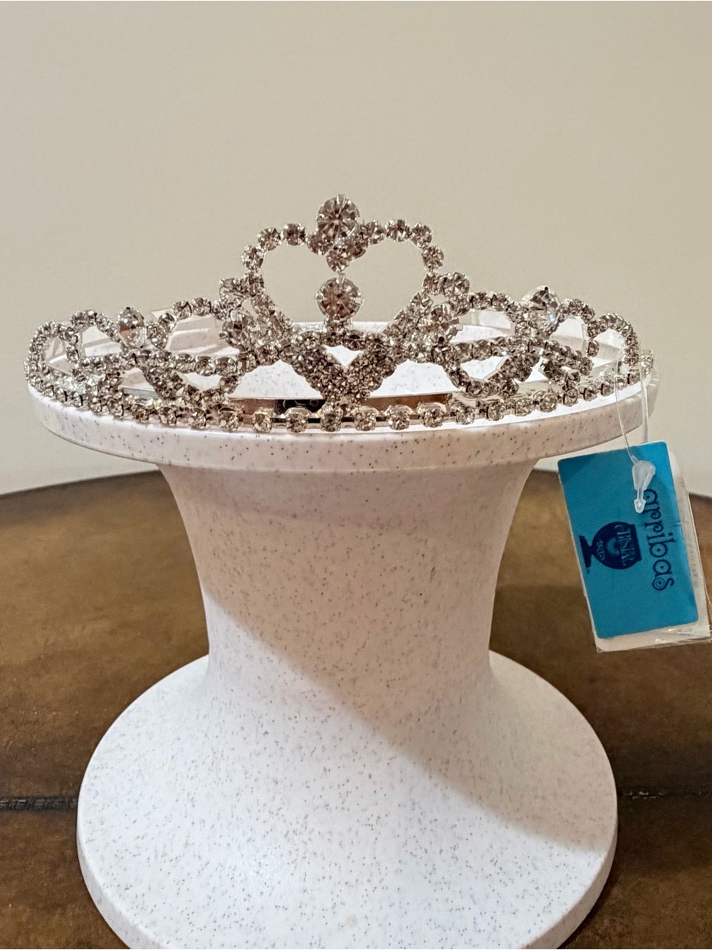 NEW WITH TAGS AUTHENTIC ARRIBAS DISNEY PRINCESS WEDDING PARTY TIARA WITH COMBS
